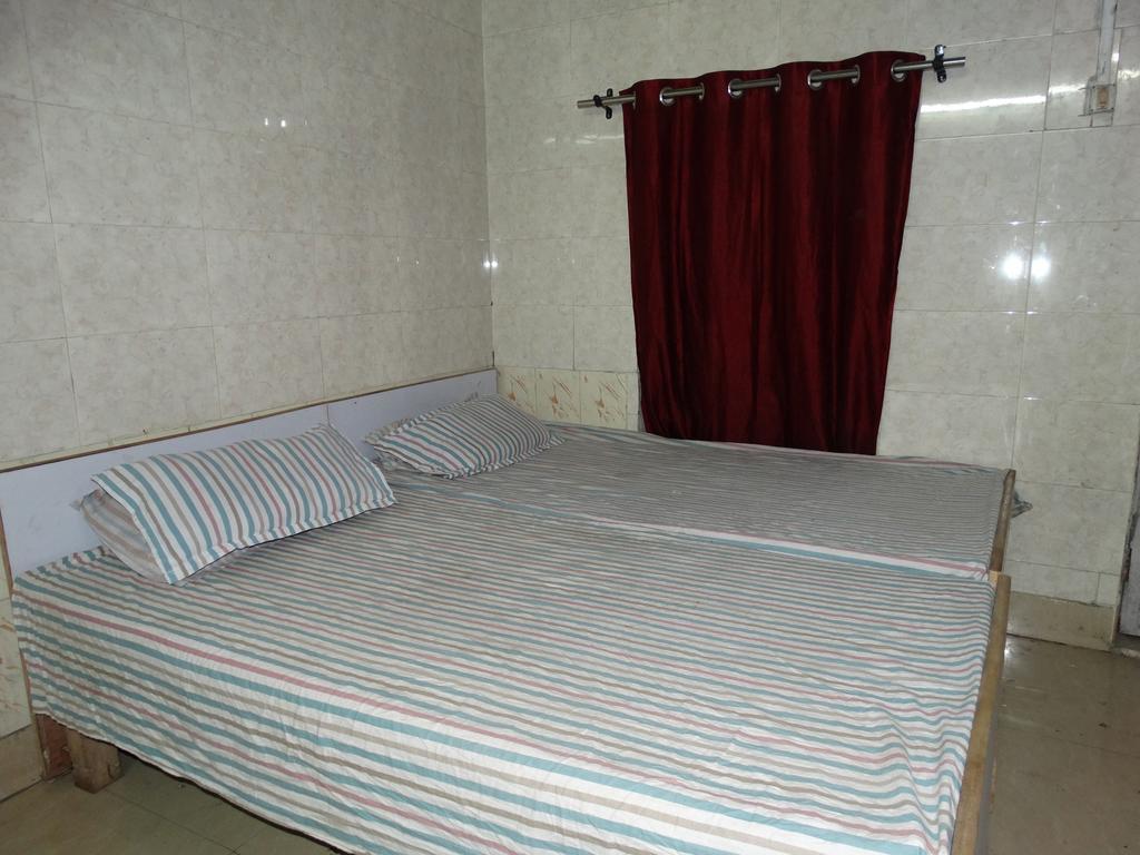Goldy Guest House Varanasi Exteriör bild