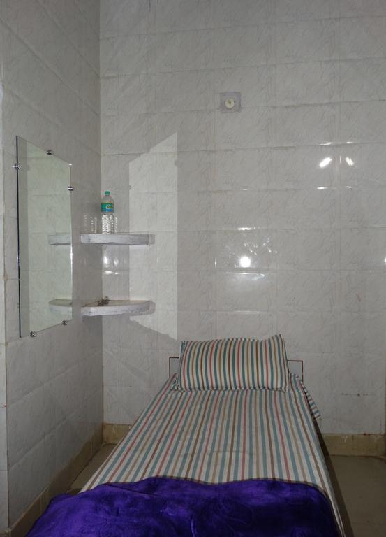 Goldy Guest House Varanasi Exteriör bild