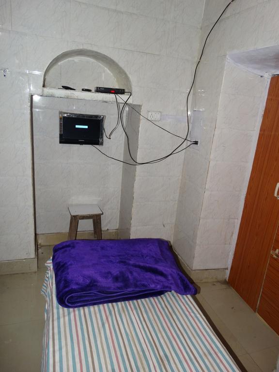 Goldy Guest House Varanasi Exteriör bild