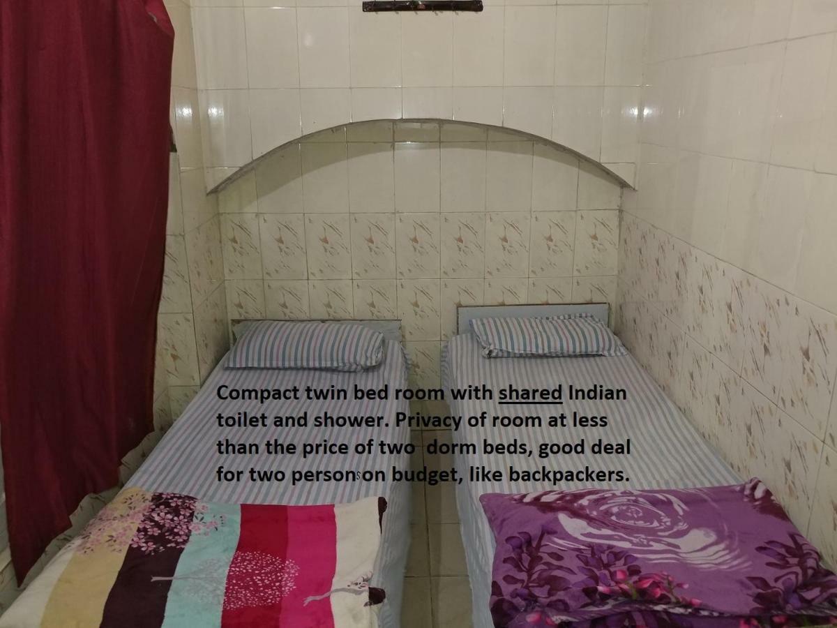 Goldy Guest House Varanasi Exteriör bild